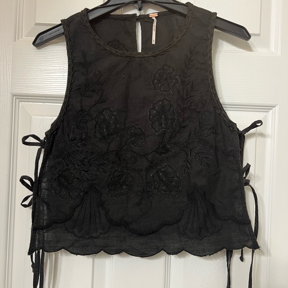 Free People Faded Gardens Tank, XS, FLAW, Black, Ties on Sides, Embroidered NWOT - Picture 10 of 10